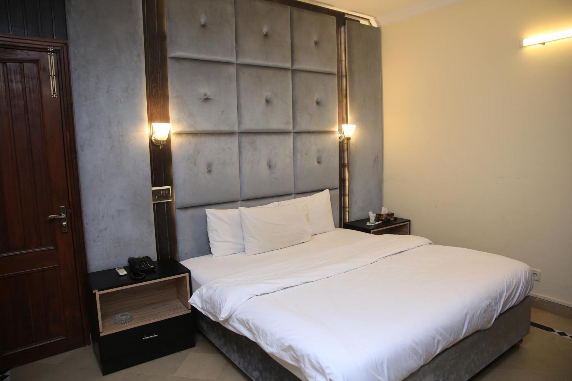 Orbit Residency F-7 Hotell Islamabad Exteriör bild