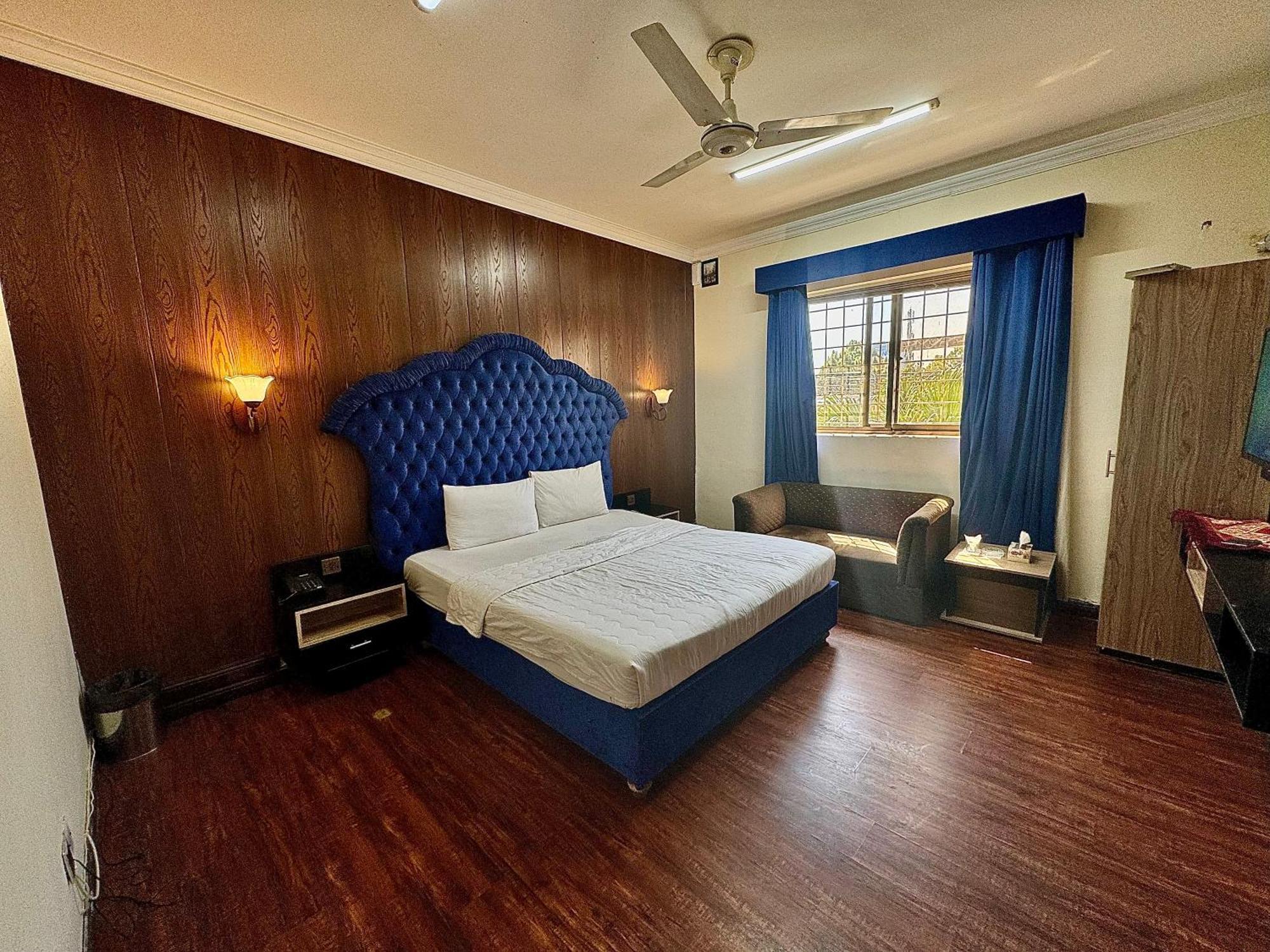 Orbit Residency F-7 Hotell Islamabad Exteriör bild